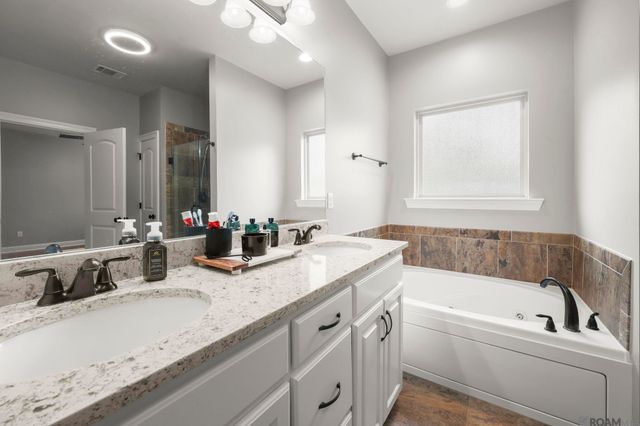 18241 Old Trail Dr, Prairieville, LA 70769