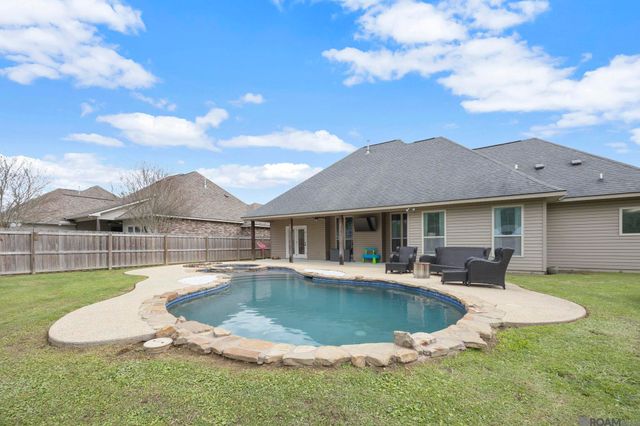 18241 Old Trail Dr, Prairieville, LA 70769