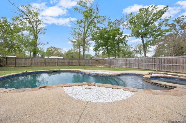 18241 Old Trail Dr, Prairieville, LA 70769