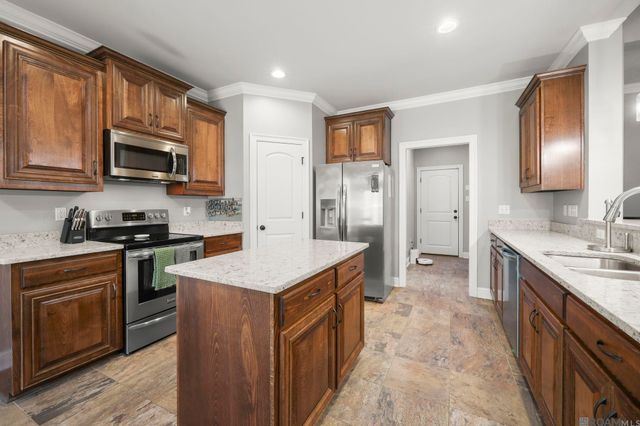 18241 Old Trail Dr, Prairieville, LA 70769