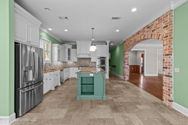 121 Harbor View Drive, Madison, MS 39110