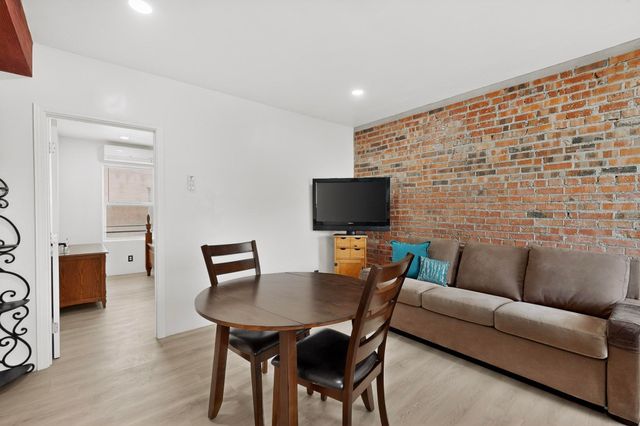 710 Onate, Santa Fe, NM 87505