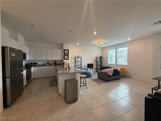 6131 Garden Oasis Street, Las Vegas, NV 89148
