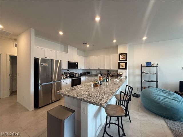 6131 Garden Oasis Street, Las Vegas, NV 89148