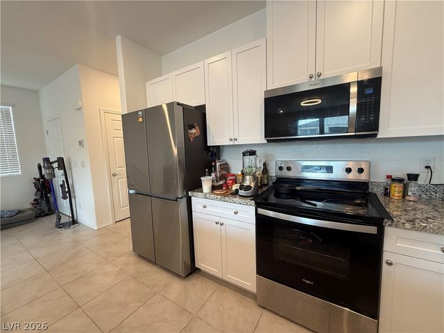 6131 Garden Oasis Street, Las Vegas, NV 89148