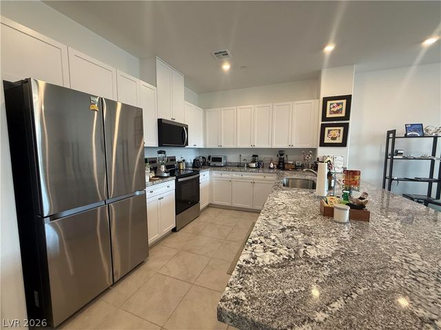 6131 Garden Oasis Street, Las Vegas, NV 89148