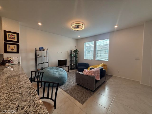 6131 Garden Oasis Street, Las Vegas, NV 89148