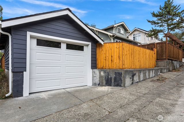 2020 33rd Avenue S, Seattle, WA 98144