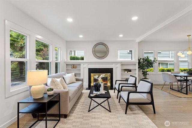 2020 33rd Avenue S, Seattle, WA 98144