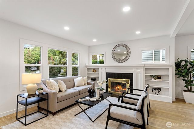 2020 33rd Avenue S, Seattle, WA 98144