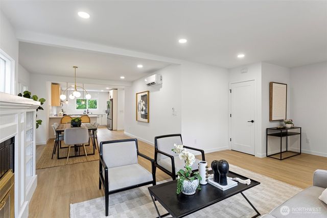 2020 33rd Avenue S, Seattle, WA 98144