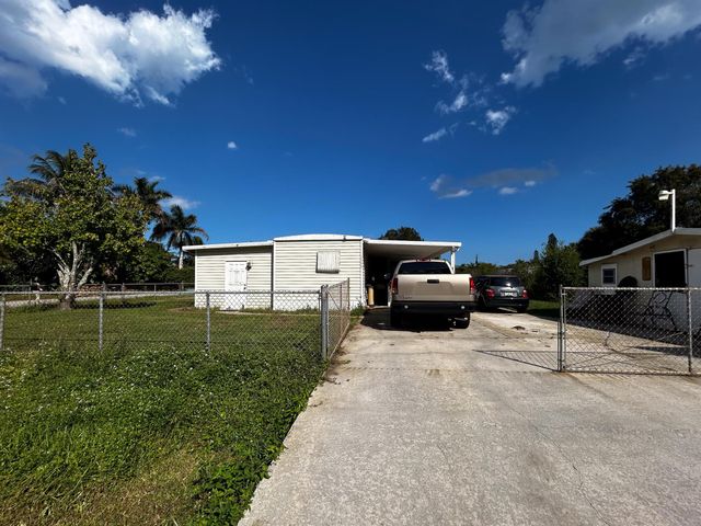 2446 SE Carroll Street, Stuart, FL 34997