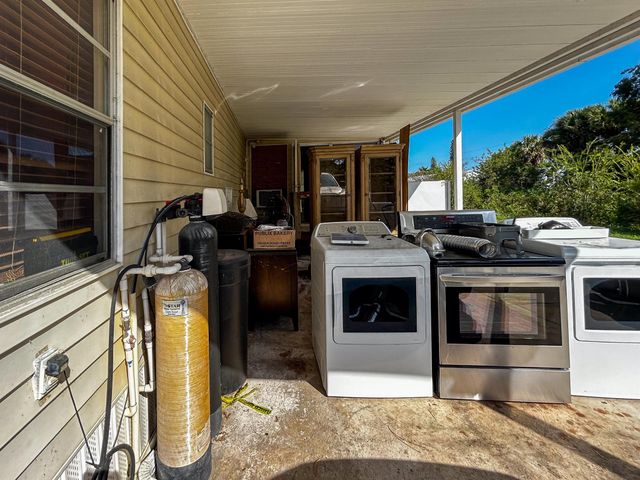 2446 SE Carroll Street, Stuart, FL 34997