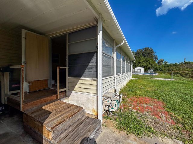 2446 SE Carroll Street, Stuart, FL 34997