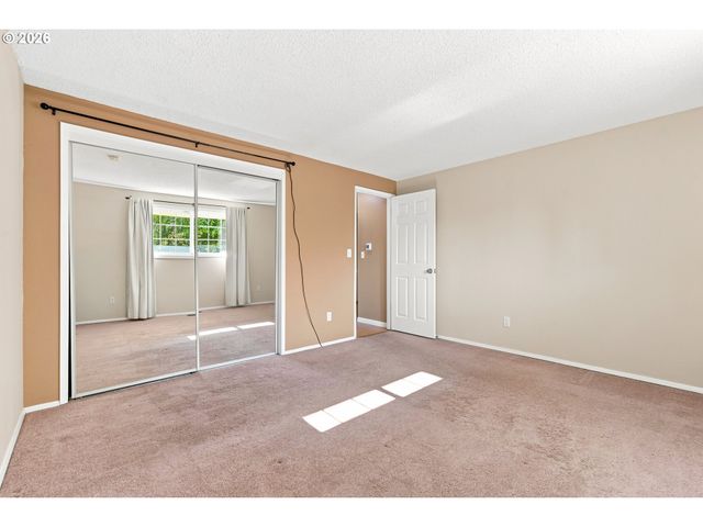 11612 Sw 49TH Ave, Portland, OR 97219