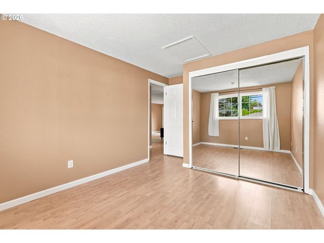 11612 Sw 49TH Ave, Portland, OR 97219