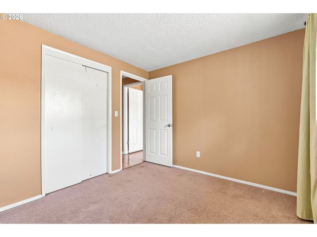 11612 Sw 49TH Ave, Portland, OR 97219
