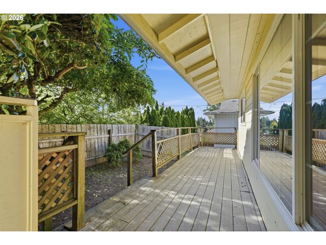 11612 Sw 49TH Ave, Portland, OR 97219