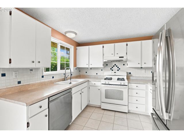 11612 Sw 49TH Ave, Portland, OR 97219