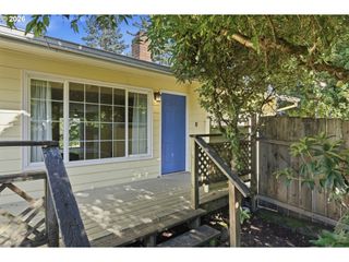 11612 Sw 49TH Ave, Portland, OR 97219