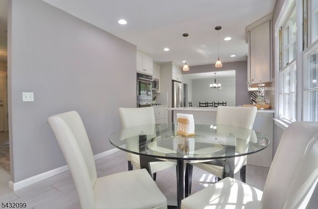93 Summit Ct, Westfield Town, NJ 07090