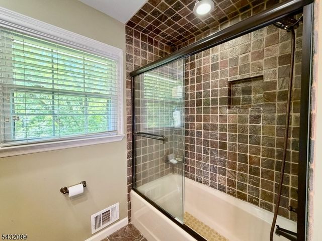 93 Summit Ct, Westfield Town, NJ 07090