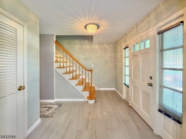 93 Summit Ct, Westfield Town, NJ 07090