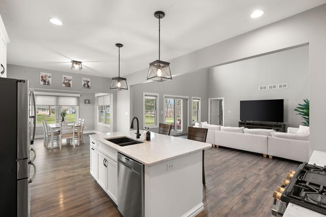 512 W Joliet Street, Crown Point, IN 46307