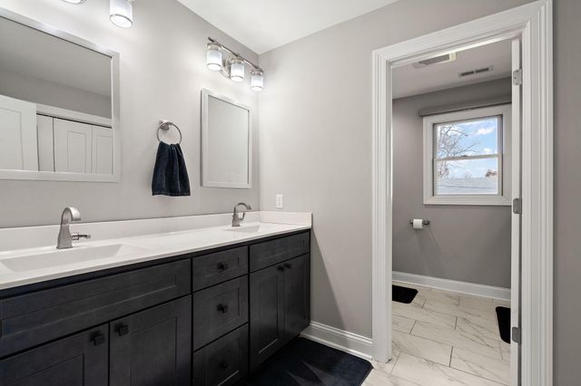 512 W Joliet Street, Crown Point, IN 46307