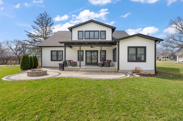 512 W Joliet Street, Crown Point, IN 46307