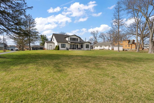 512 W Joliet Street, Crown Point, IN 46307