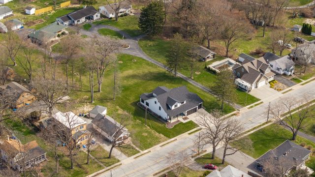 512 W Joliet Street, Crown Point, IN 46307