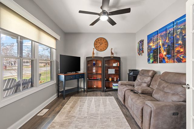 512 W Joliet Street, Crown Point, IN 46307