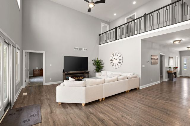 512 W Joliet Street, Crown Point, IN 46307