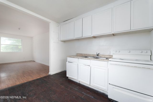 18 W 43RD Street, Jacksonville, FL 32208