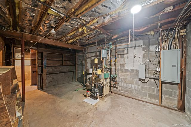 12 Ocean Avenue, East Quogue, NY 11942