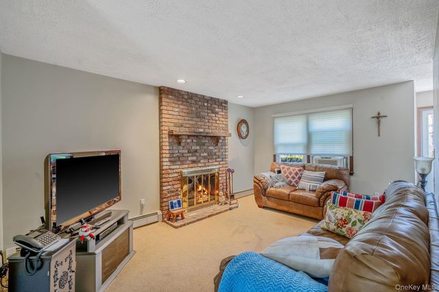 12 Ocean Avenue, East Quogue, NY 11942