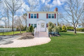 12 Ocean Avenue, East Quogue, NY 11942