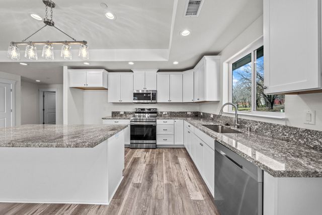 19246 Sandpiper Lane, Cottonwood, CA 96022