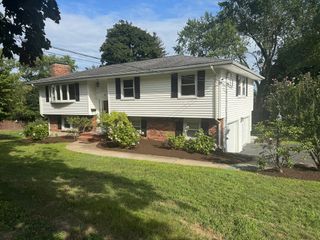 11 Aspen Ct, Dedham, MA 02026