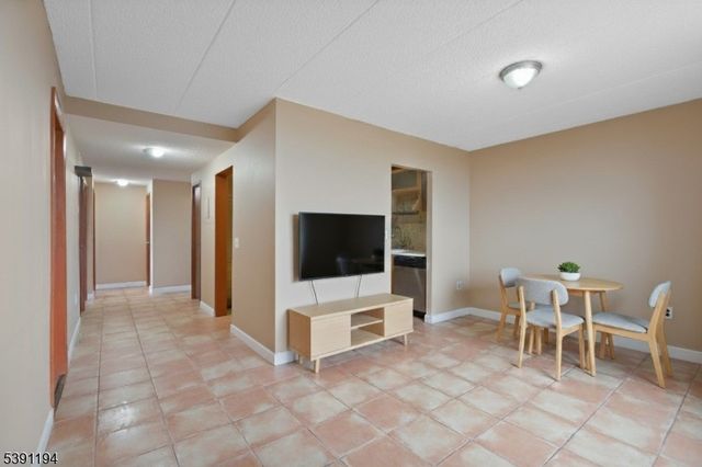 170 Lafayette Ave 8A, Passaic City, NJ 07055