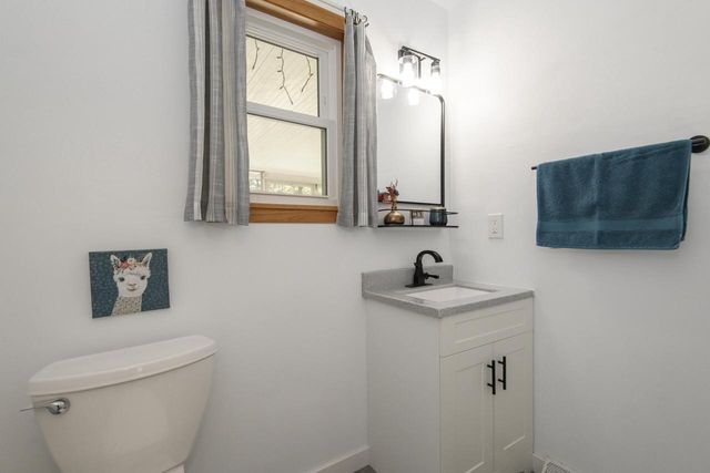 N11W30200 Hickory Hill DRIVE, Waukesha, WI 53188