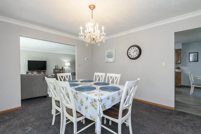 N11W30200 Hickory Hill DRIVE, Waukesha, WI 53188