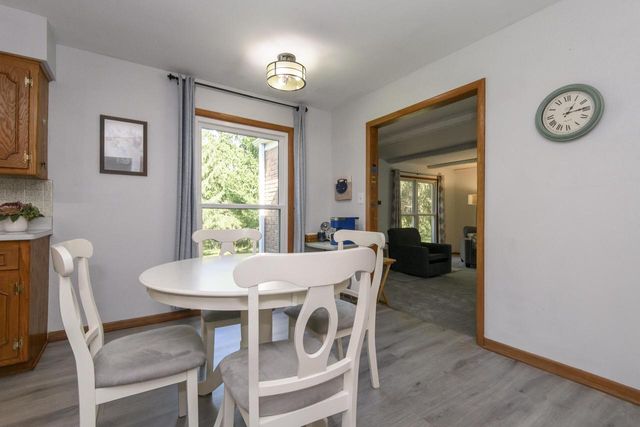 N11W30200 Hickory Hill DRIVE, Waukesha, WI 53188