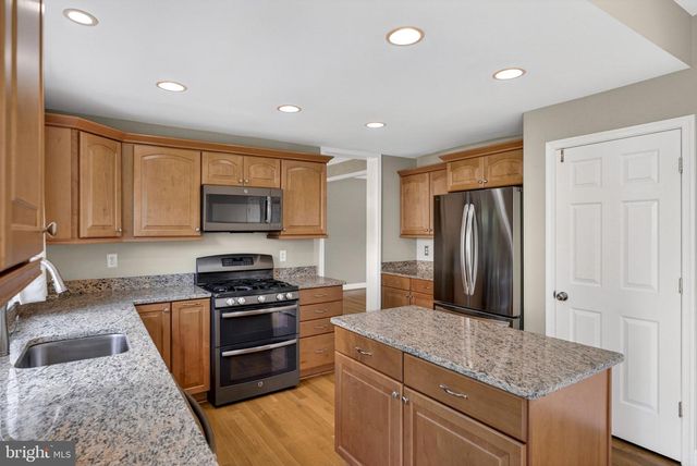 9516 OAKENSHAW DR, Manassas, VA 20110
