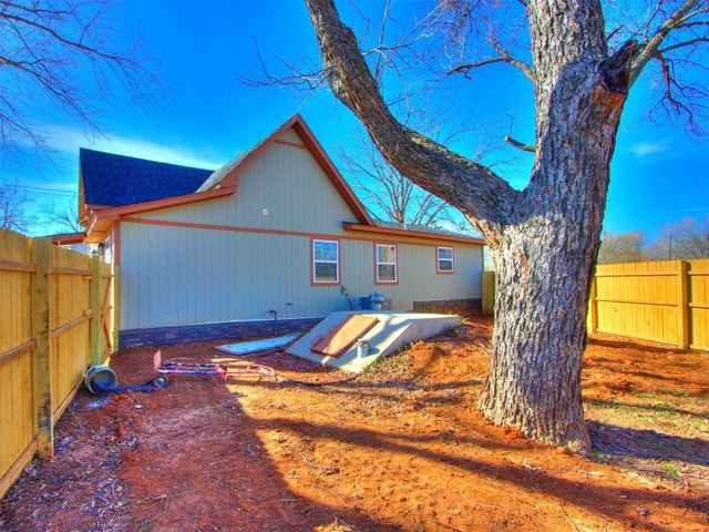 610 S 19th Street, Chickasha, OK 73018