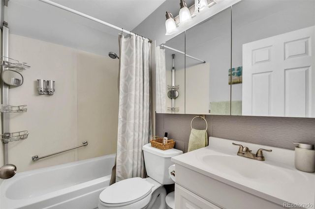 1452 S Biscay Way, Aurora, CO 80017