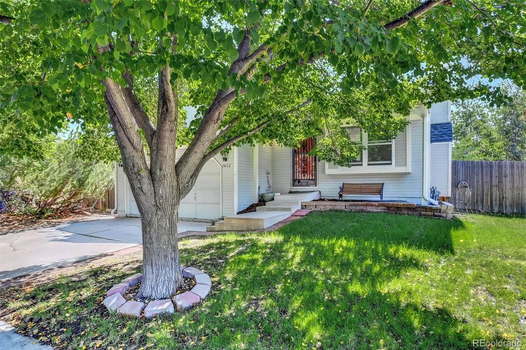 1452 S Biscay Way, Aurora, CO 80017