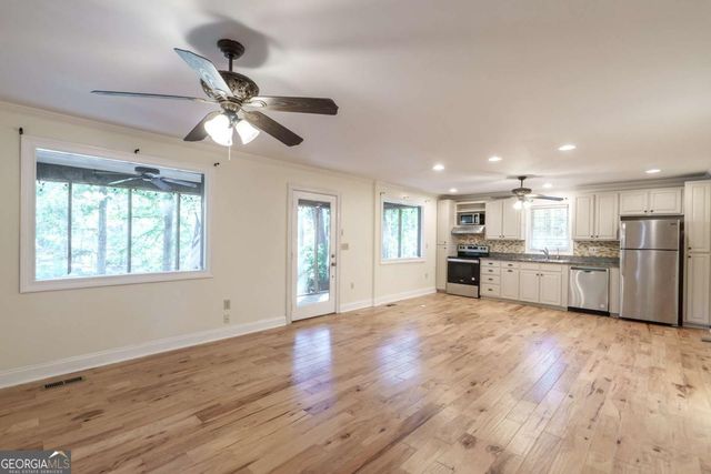 248 W River Bend Drive, Eatonton, GA 31024