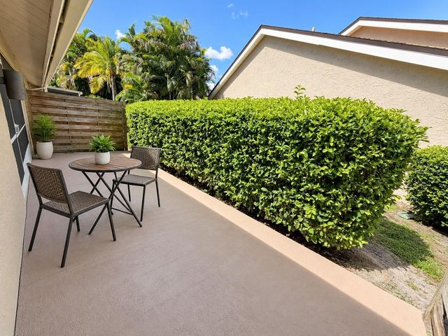 5706 MONTE ROSSO ROAD, Sarasota, FL 34243
